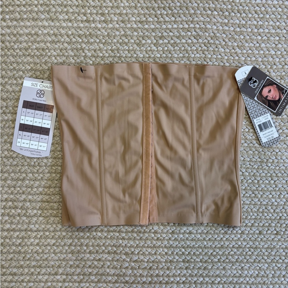 Daisy Fuentes Waist Cincher Body Shaper – Nude – Size Large – BNWT